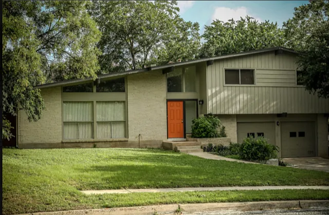 3811 Ridgeline Dr — Photo 1