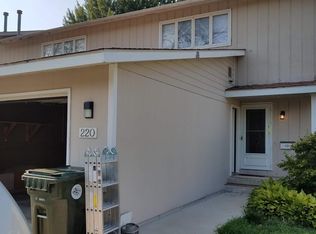 220 W Park Ln, Waterloo, IA 50701