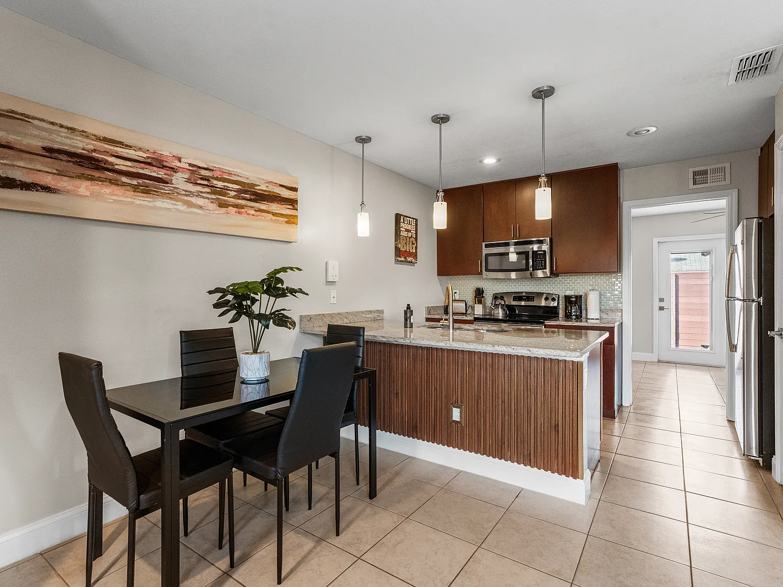 1 bed, 700 sqft, $1,700 — Photo 1