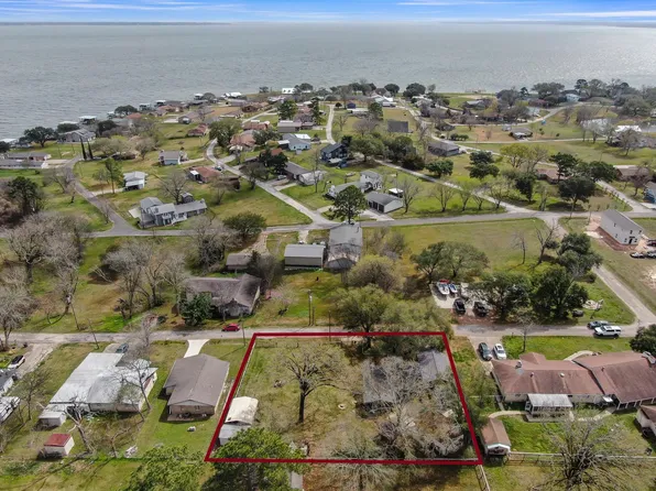 281 N Shady Oaks Dr, Pointblank, TX 77364