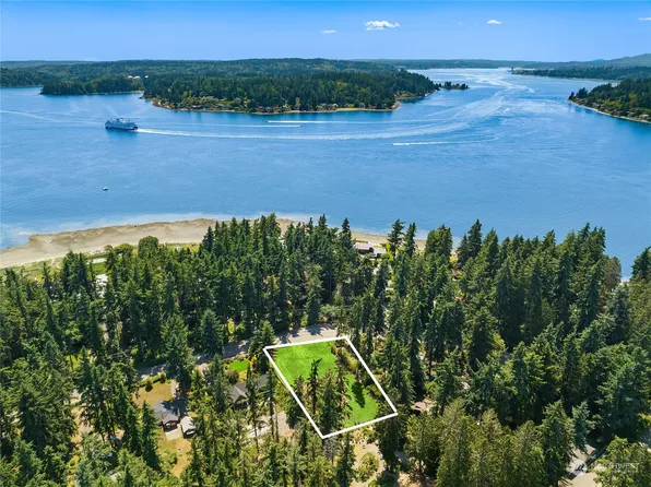 3900 Pleasant Beach Drive NE, Bainbridge Island, WA 98110
