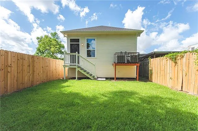 3 bed, 2.0 bath, 1155 sqft, $1,750 — Photo 2
