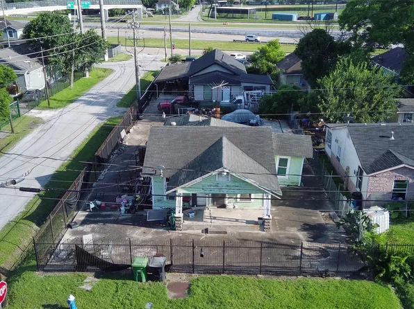 8326 John St, Houston, TX 77012