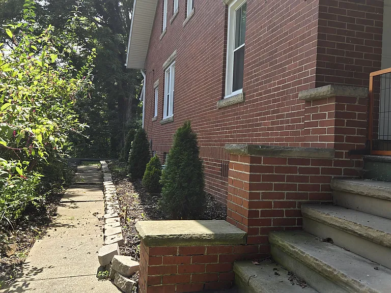 1 Bennetts Point Dr — Photo 13
