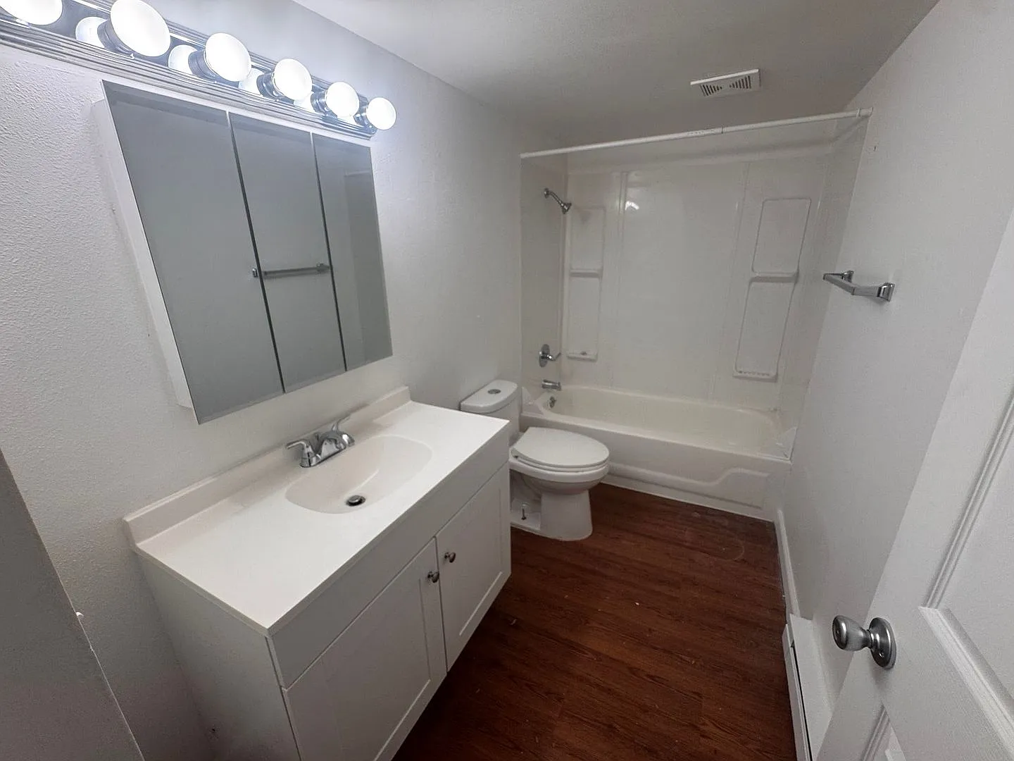 1204 West 8th — Photo 4