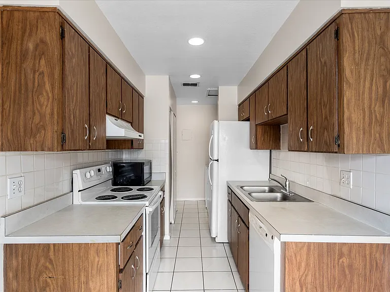 2786B Curry Ford Rd — Photo 9