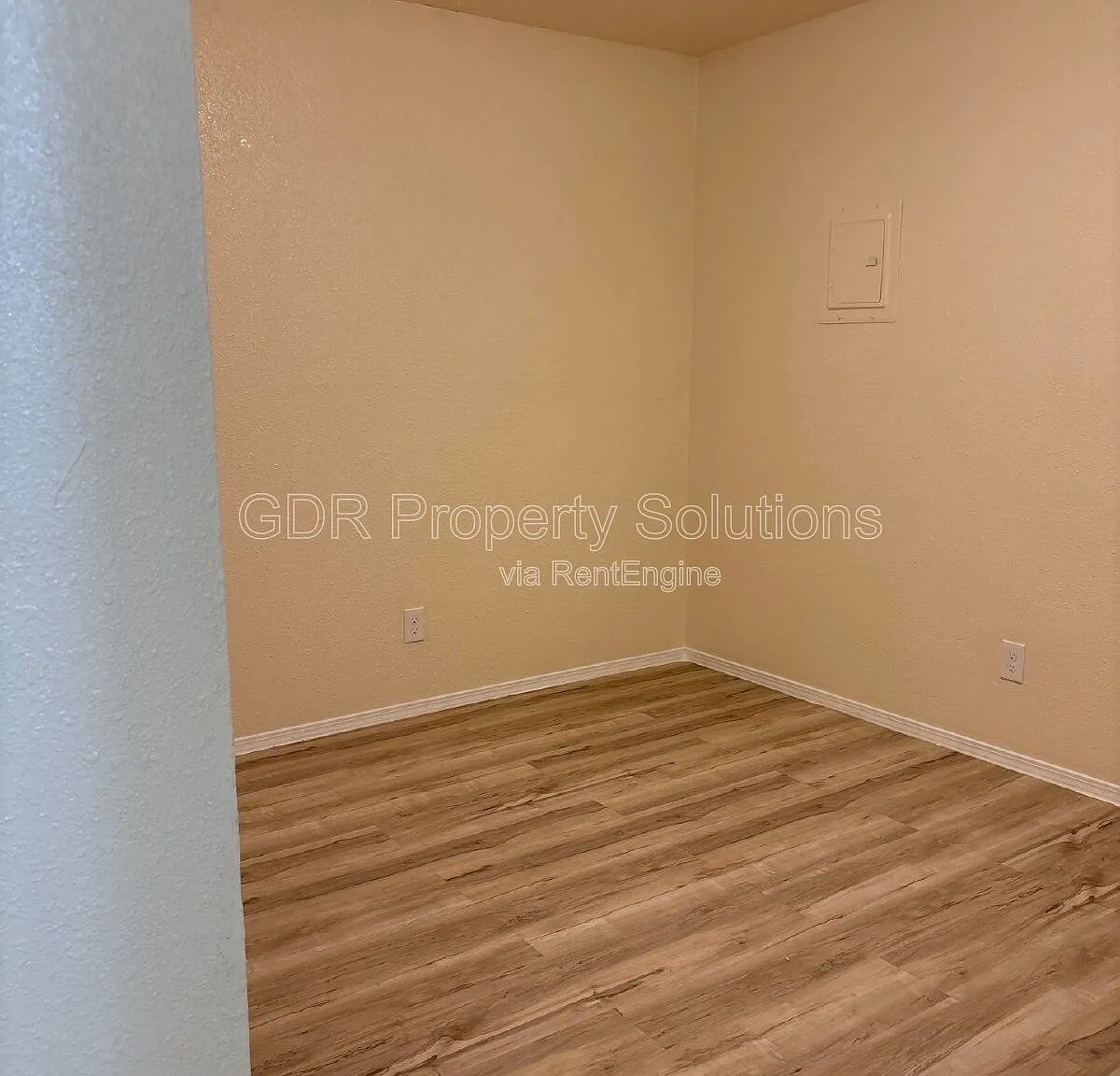 2 bed, 1.0 bath, 750 sqft, $1,100 — Photo 3