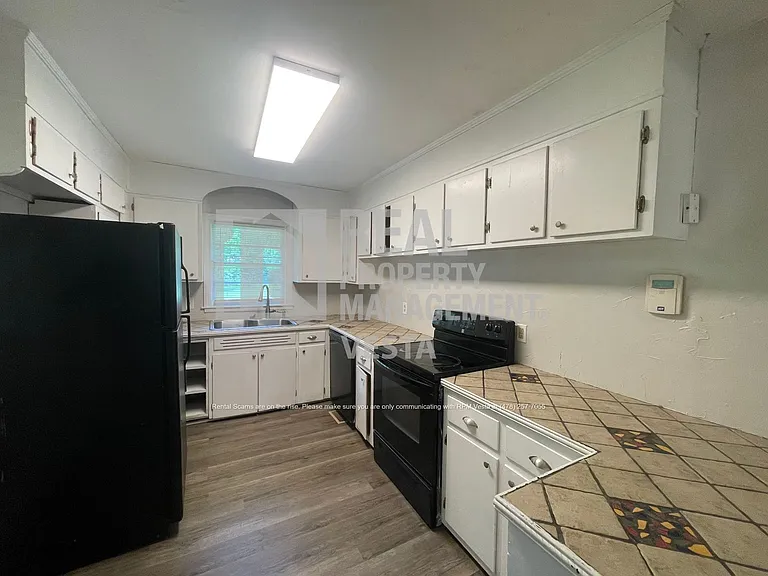 5351 Finsbury Dr — Photo 4