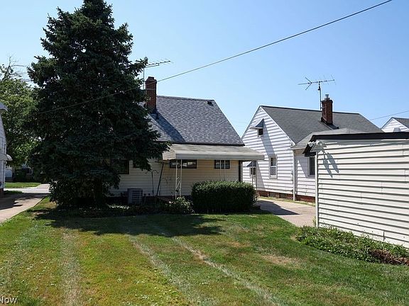 4th image of 853 E 220th St