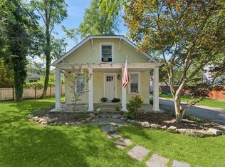 242 Bayview Dr, Mastic Beach, NY 11951