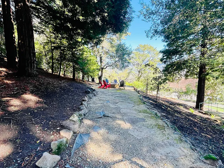 Montair Dr — Photo 19