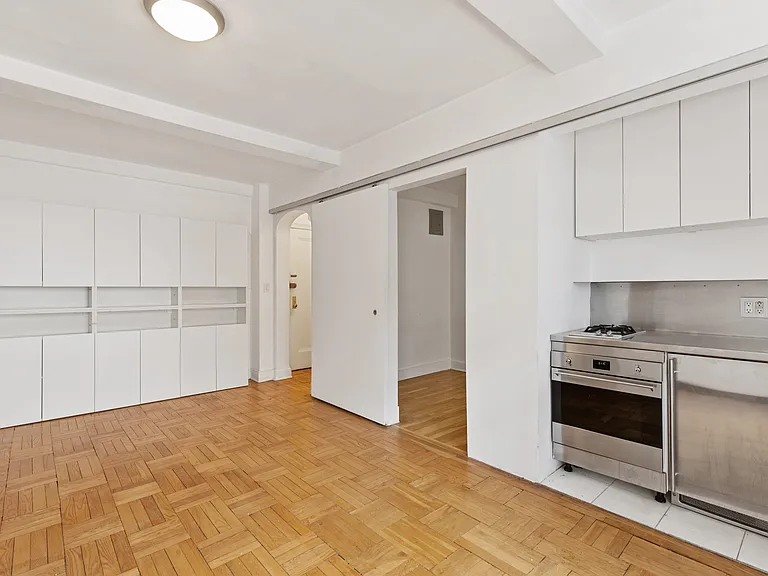 140 E 40th St #5C — Photo 4