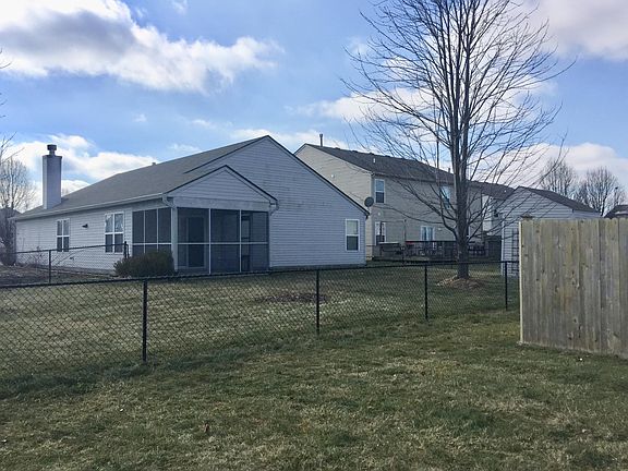 5th image of 820 Pine Lake Dr