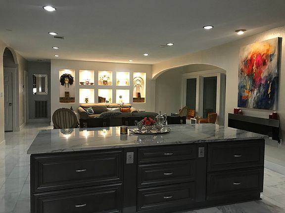 Natural Quartzite Island