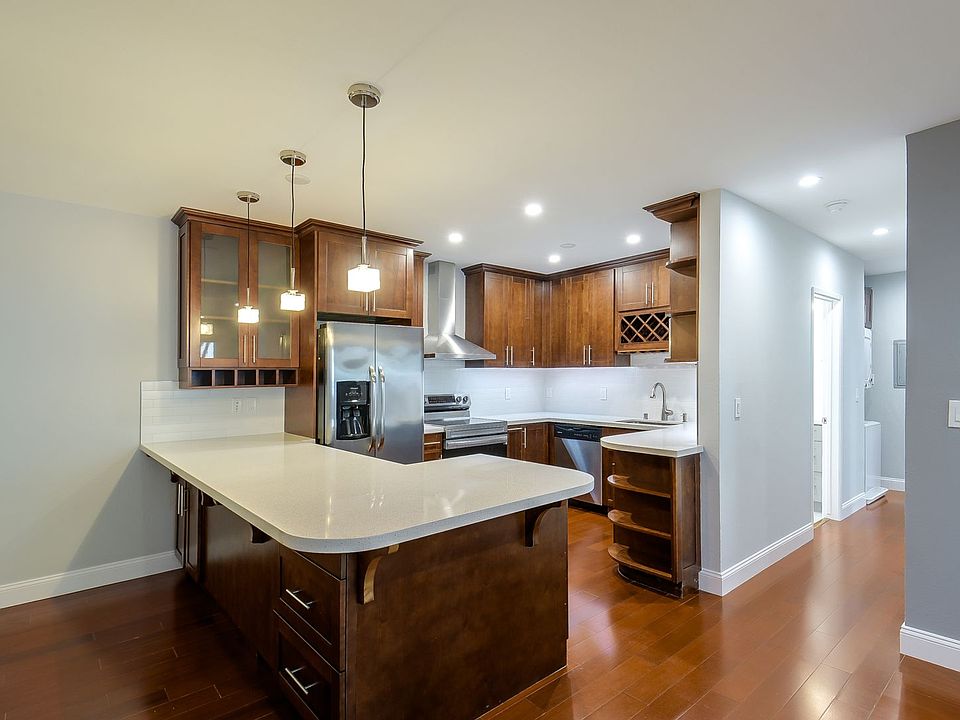 1st image of 340 Baker St APT 1
