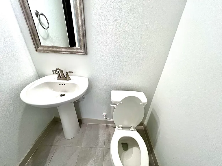 1755 Montgomery Dr — Photo 23
