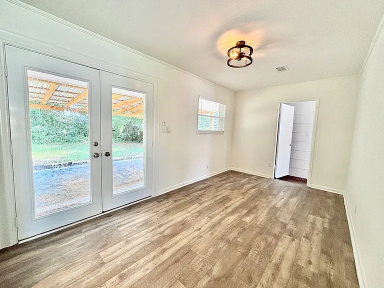 3460 Rothschild Dr — Photo 6