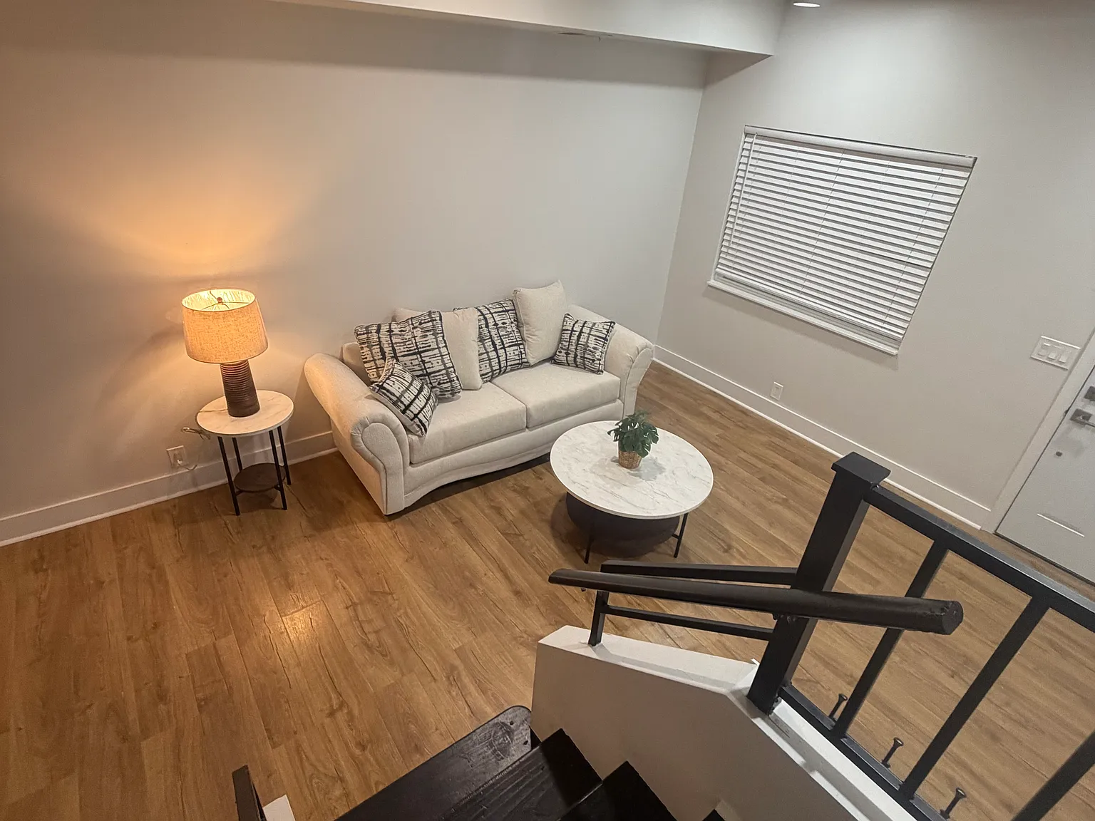 3 bed, 1381 sqft, $1,200 — Photo 2