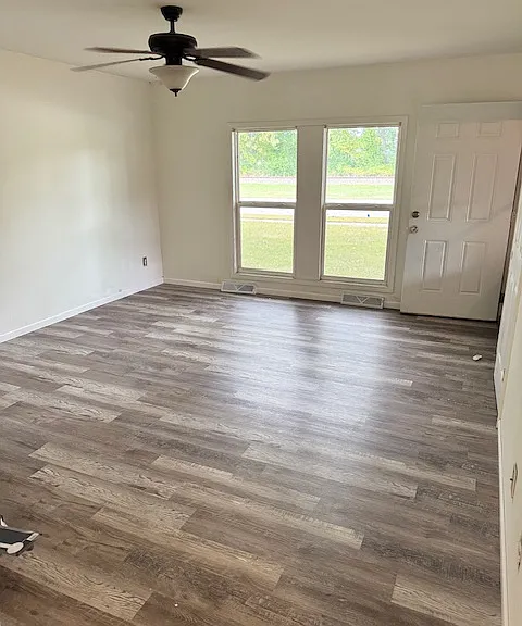 6820 Old Porter Rd — Photo 1