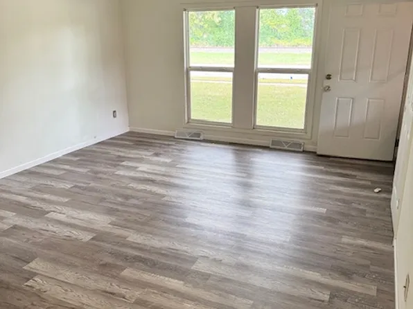 6820 Old Porter Rd, Portage, IN 46368