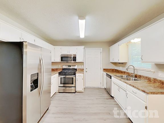 5th image of 1526 Amberwood Cir