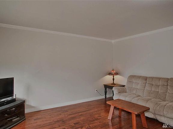 2nd image of 1814 Wilson St SE