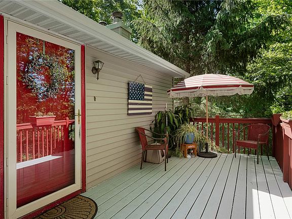 5th image of 2338 Mountain Laurel Dr