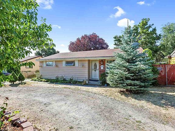 2nd image of 2812 E 37th Ave