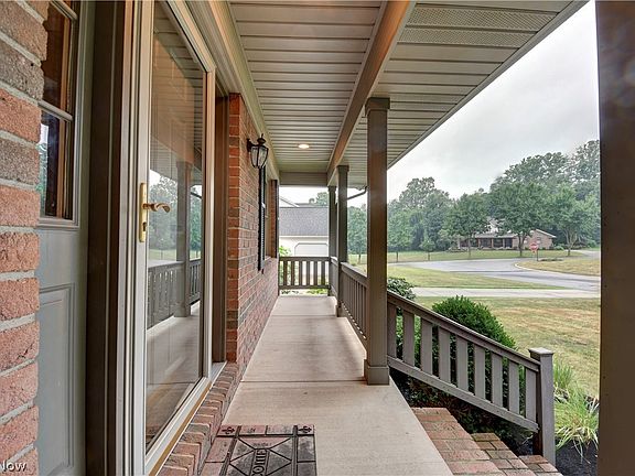 4th image of 207 Sarah Cir NE