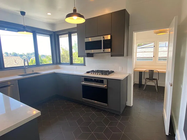2260 Ewing St — Photo 18