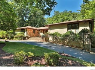 3 Squirrelwood Ct, New City, NY 10956