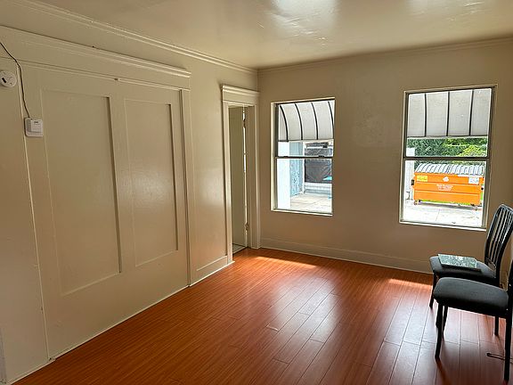 4th image of 1002 Virginia Pl