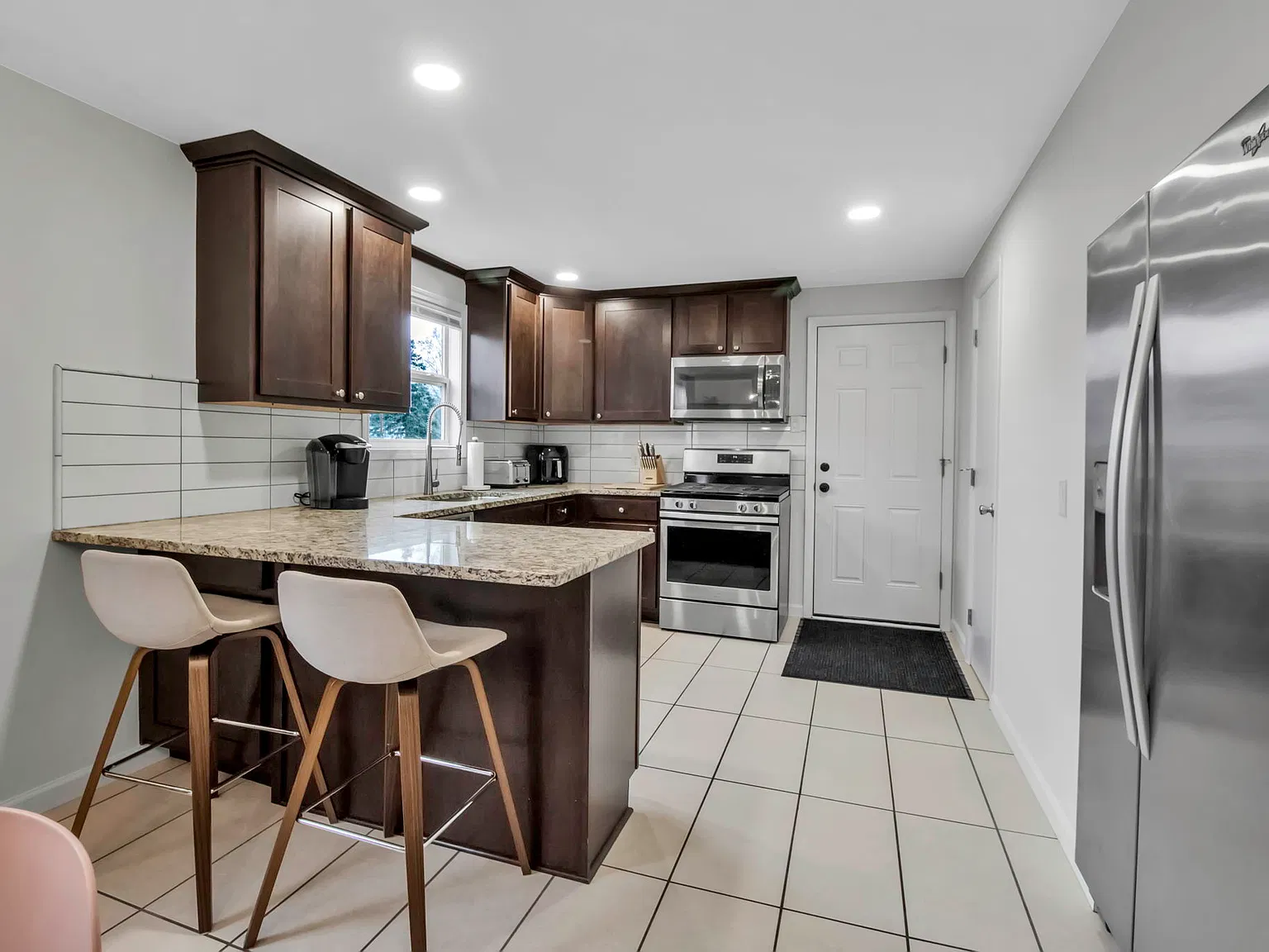 3 bed, 1.5 bath, $3,500 — Photo 2
