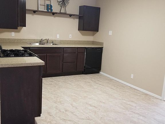 5th image of 4904 Cerritos Ave