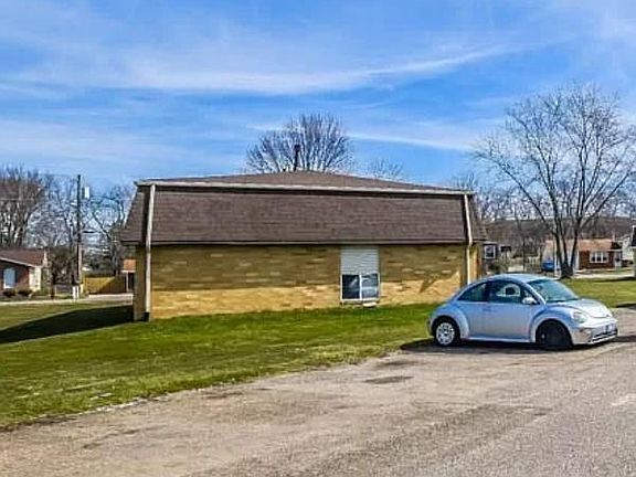 3rd image of 312 Taff Cir APT C