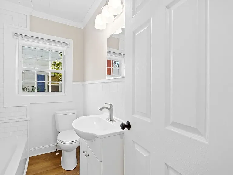 1111 Queen Ann St — Photo 13