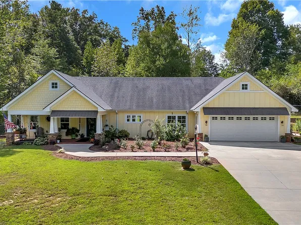 1545 Hefner Rd, Walhalla, SC 29691