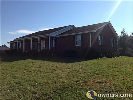 1st image of 830 Meadowcrest Cir