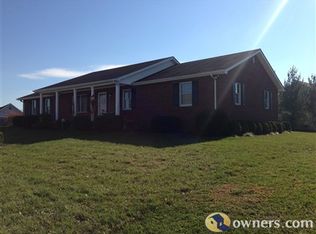 830 Meadowcrest Cir, Maysville, KY 41056