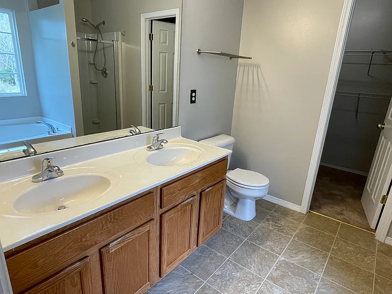 5 Bellmore Ct — Photo 23