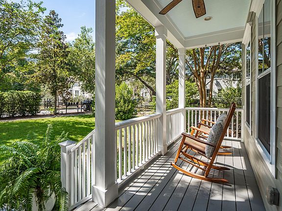 4th image of 1057 Phillips Park Dr