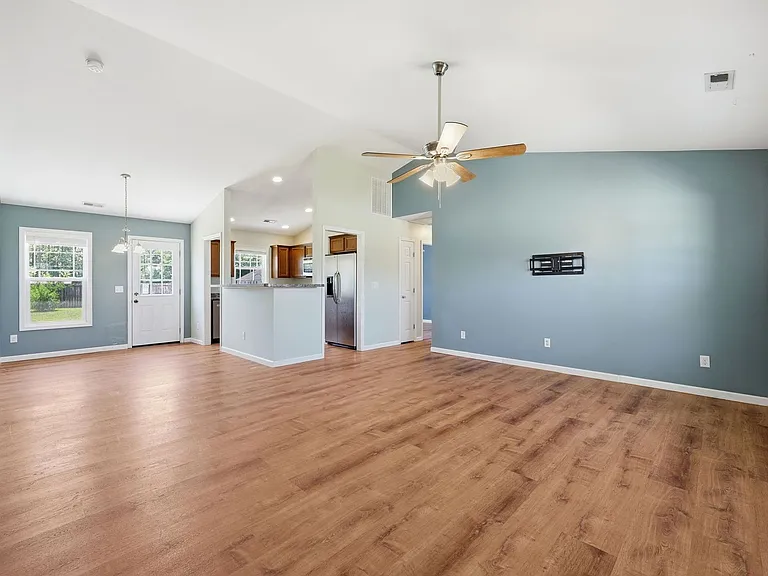 202 Long Neck Dr — Photo 3