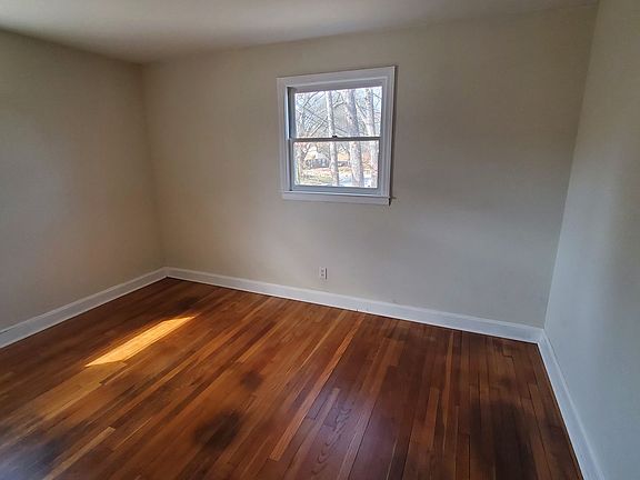4th image of 703 Bluford St