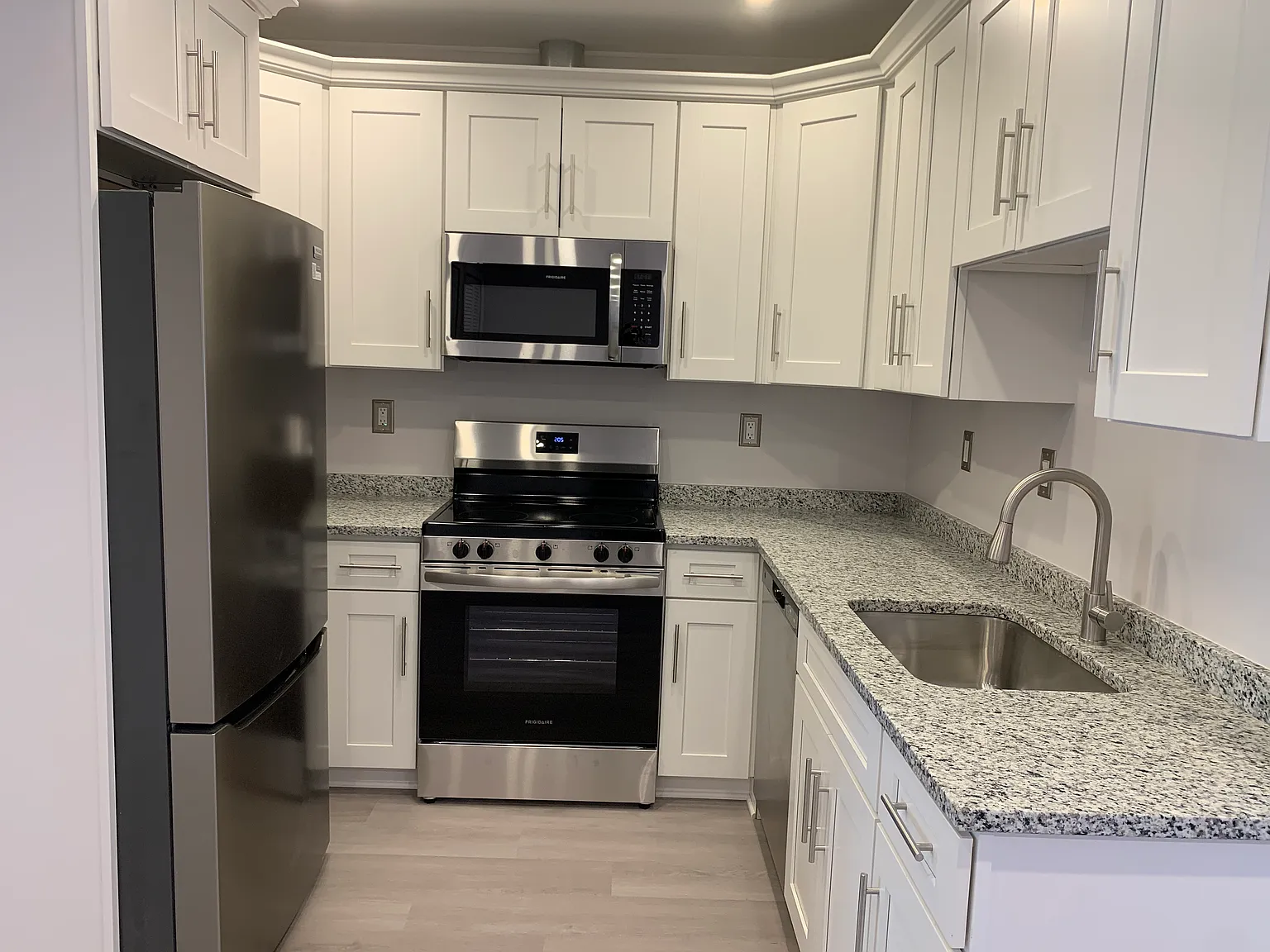 2 bed, 720 sqft, $1,700 — Photo 2