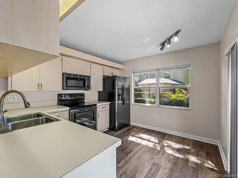 2905 SW Lakemont Pl #2905 — Photo 23