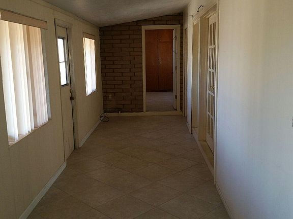 3rd image of 415 Flamingo Ln