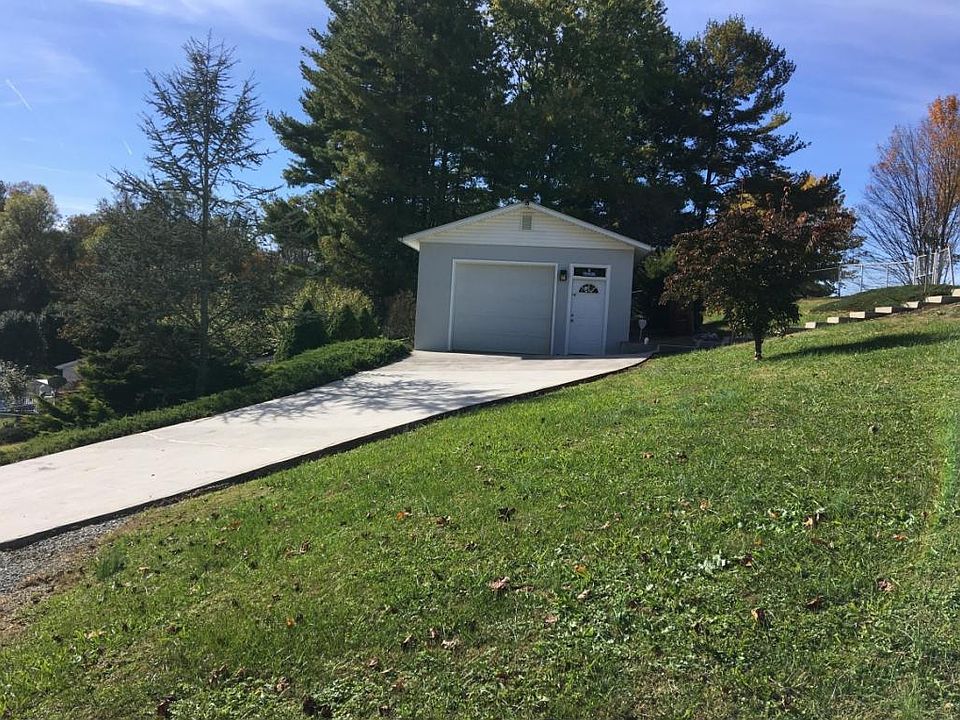 1st image of 1901 Indian Ridge Rd