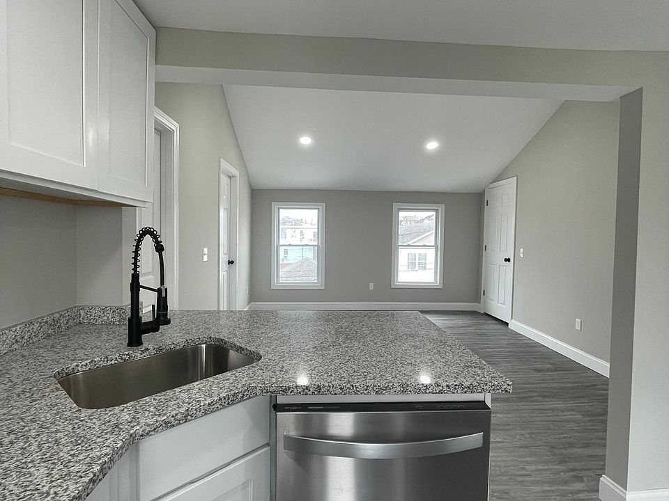 Open floor kitchen/living