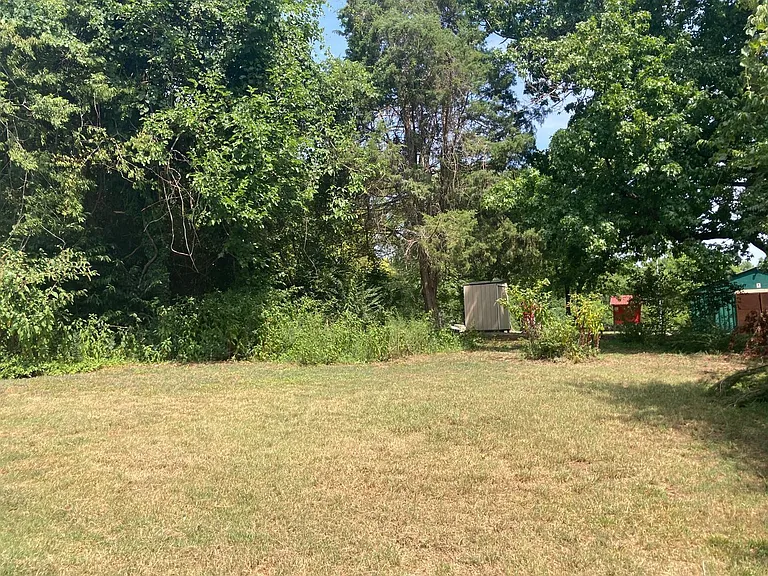 2209 Royall Ave — Photo 13