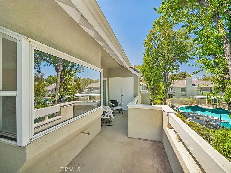26107 McBean Pkwy — Photo 33